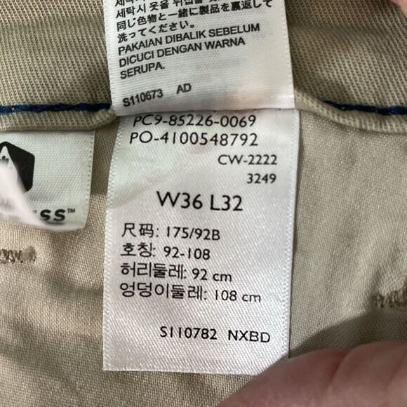 Levi's Chino Pants Men XX 36X30.5 Tan Relaxed Taper Mid Rise Office Chore Casual - Picture 11 of 11